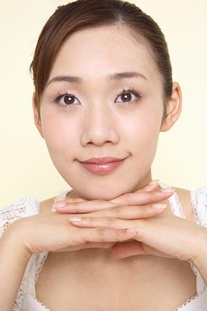 金箔化粧品の魅力と効果を徹底解説!伝統美容を取り入れた贅沢ケアの全ポイント